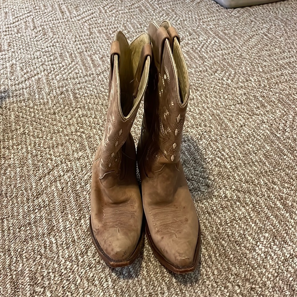 Ladies cowboy boots